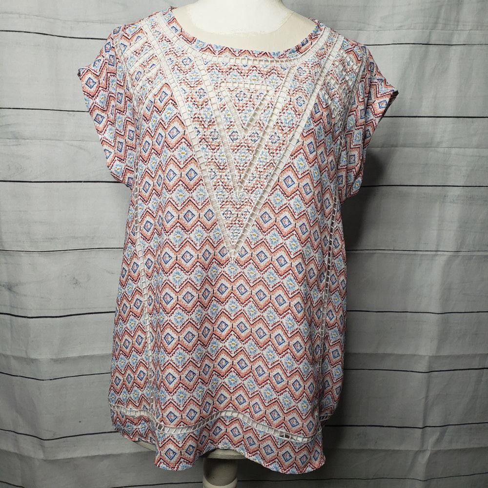 3/$25 Skies are Blue geometric top Large